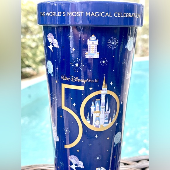 WDW 50th Anniversary collection.Mickey & Minnie Mouse w/ castle on tumbler’s lid - Picture 4 of 12